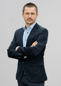 Pracownik kancelarii