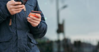 Kiedy banki mają obowiązek zwrócić skradzione pieniądze?