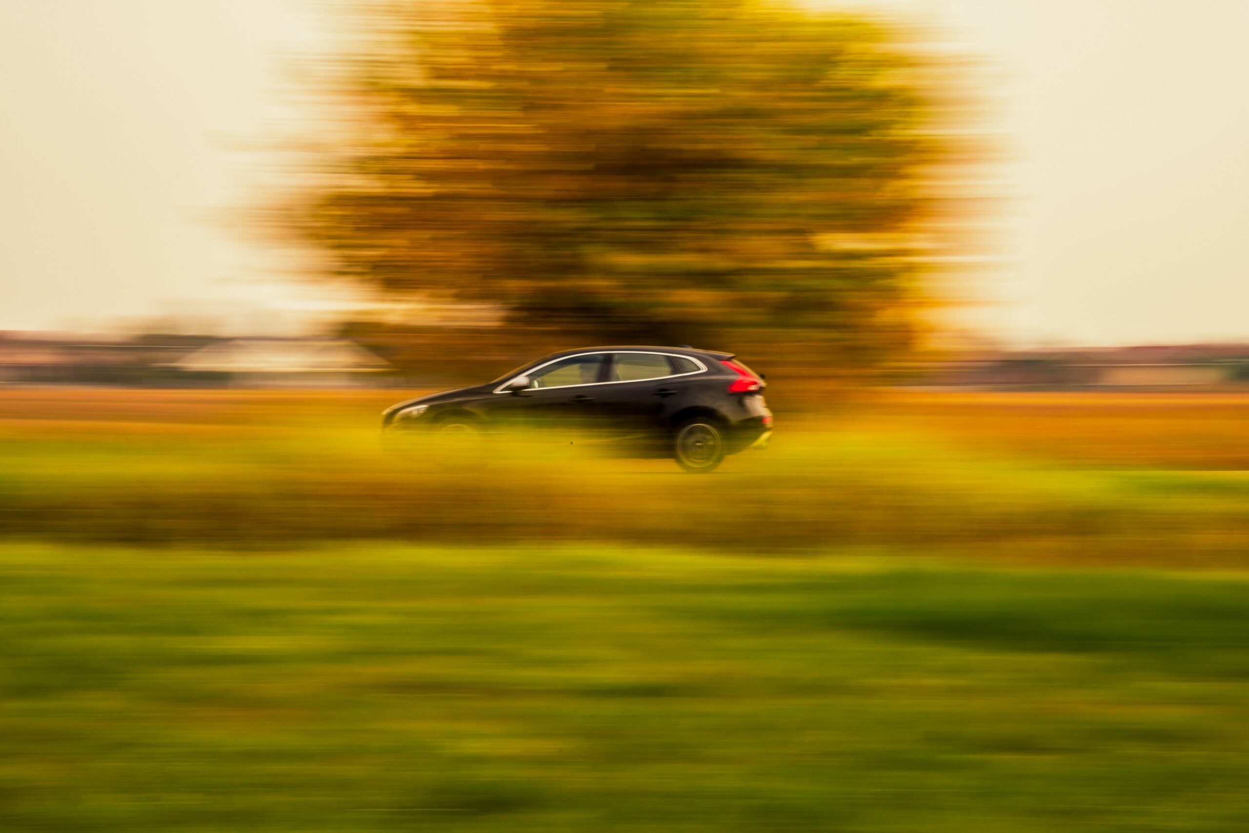 Leasing a wynajem długoterminowy na samochód – co wybrać z punktu widzenia prawnego?